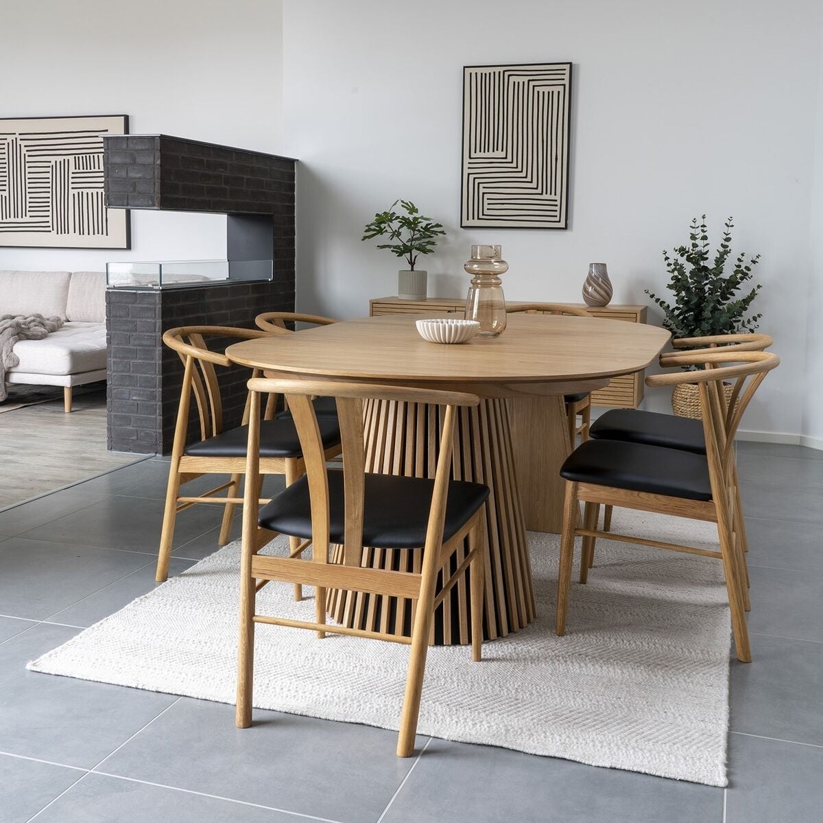 House Nordic Osaka jatkettava ruokapöytä